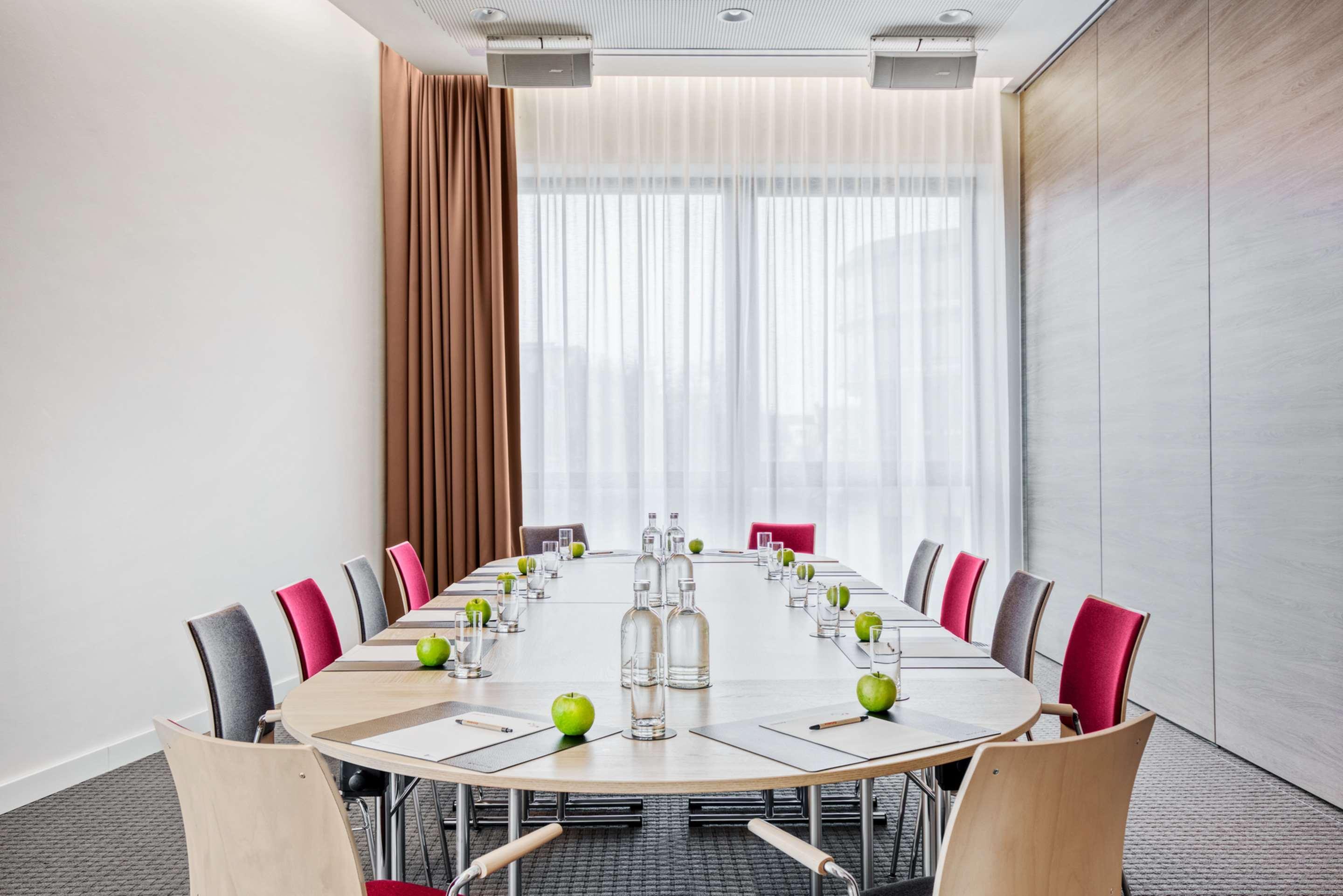 Intercityhotel Hannover Hauptbahnhof-Ost Екстер'єр фото